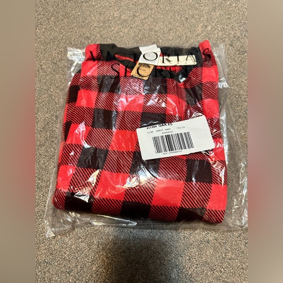 Victoria’s Secret PINK Red/ Black Buffalo Plaid Fleece Crewneck Sweater Size XS - Picture 7 of 9